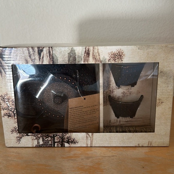 New in box, Japanese teapot with 2 cups. - Picture 4 of 4